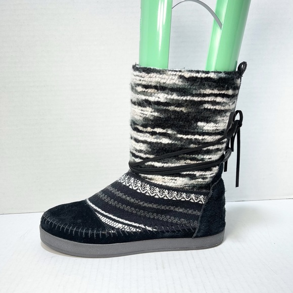TOMS Women’s Nepal Suede Yarn Textured Faux Fur Lined Boots Size 8.5 - Picture 1 of 16